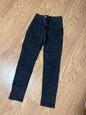 Women’s high rise straight leg jean